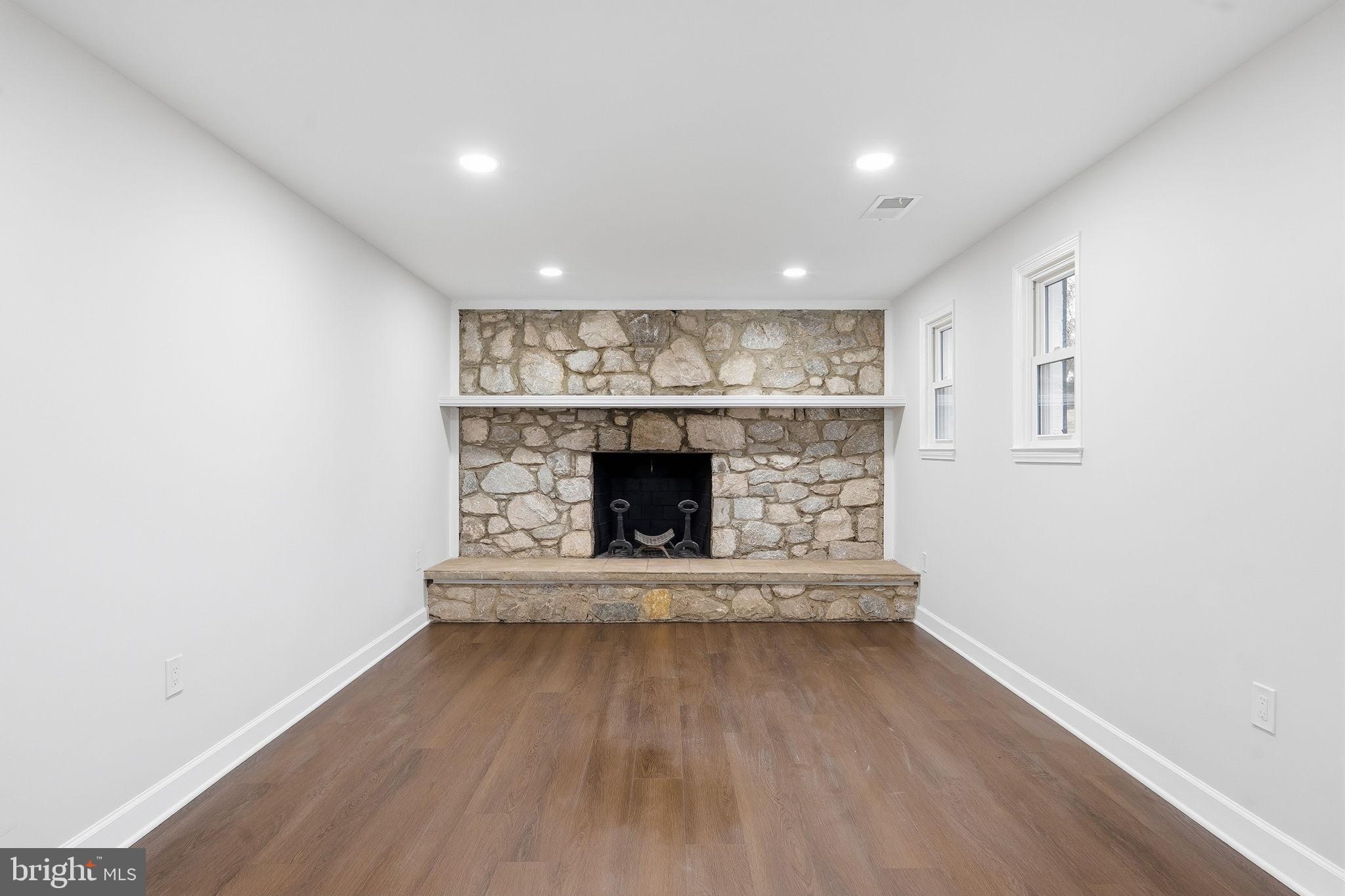 WARRENTON LAKES - Residential