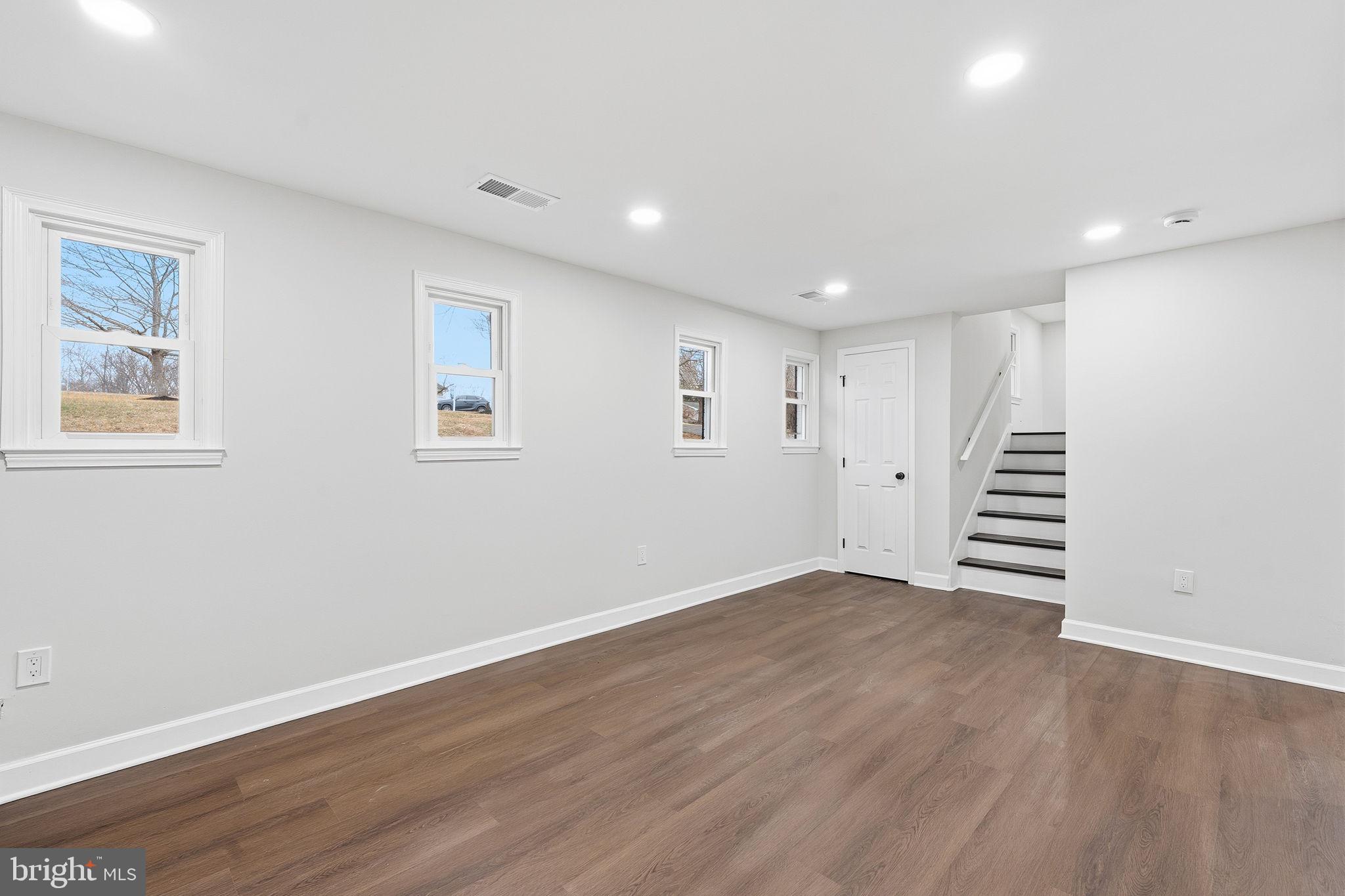 WARRENTON LAKES - Residential