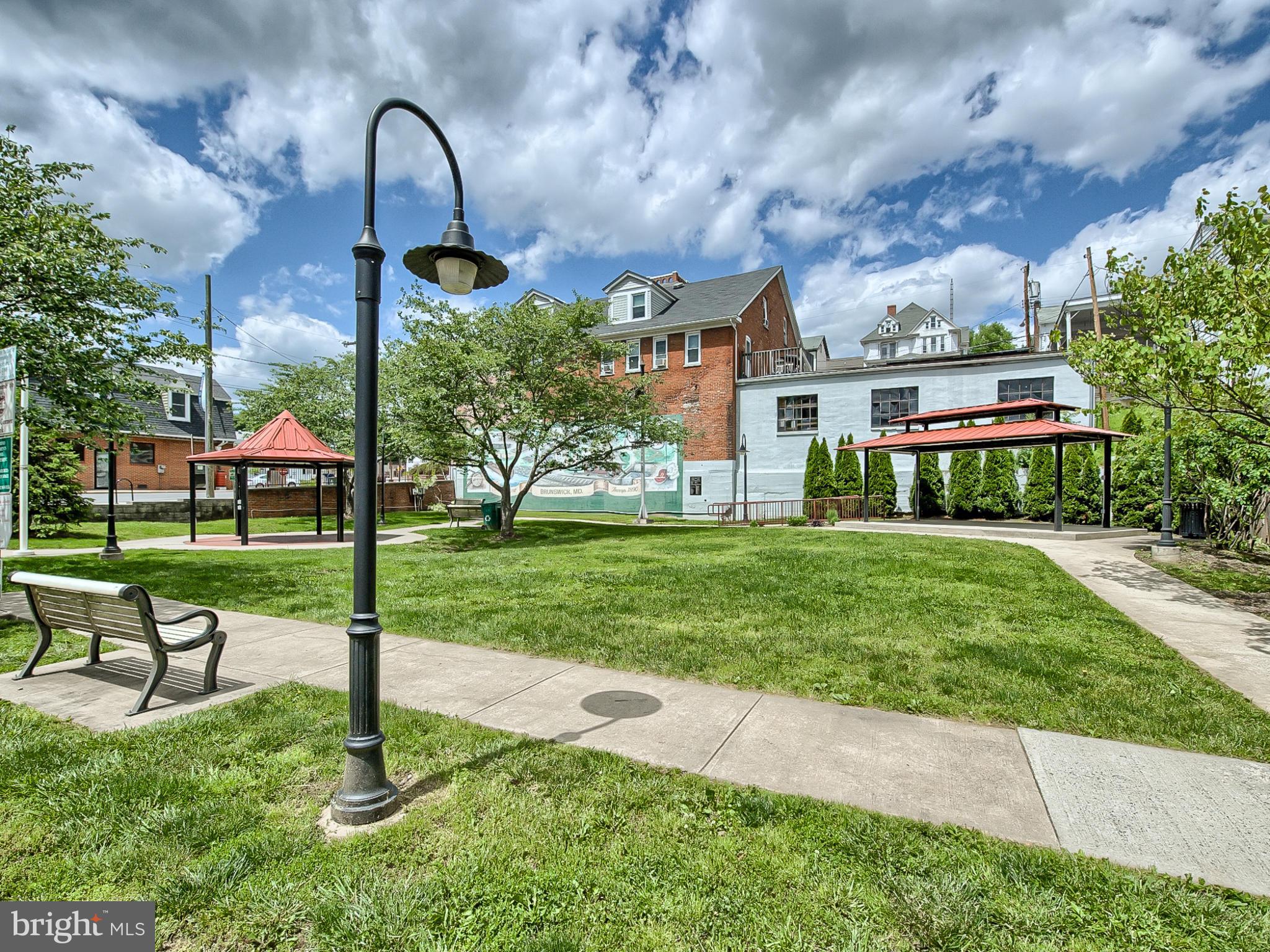 BRUNSWICK - Residential