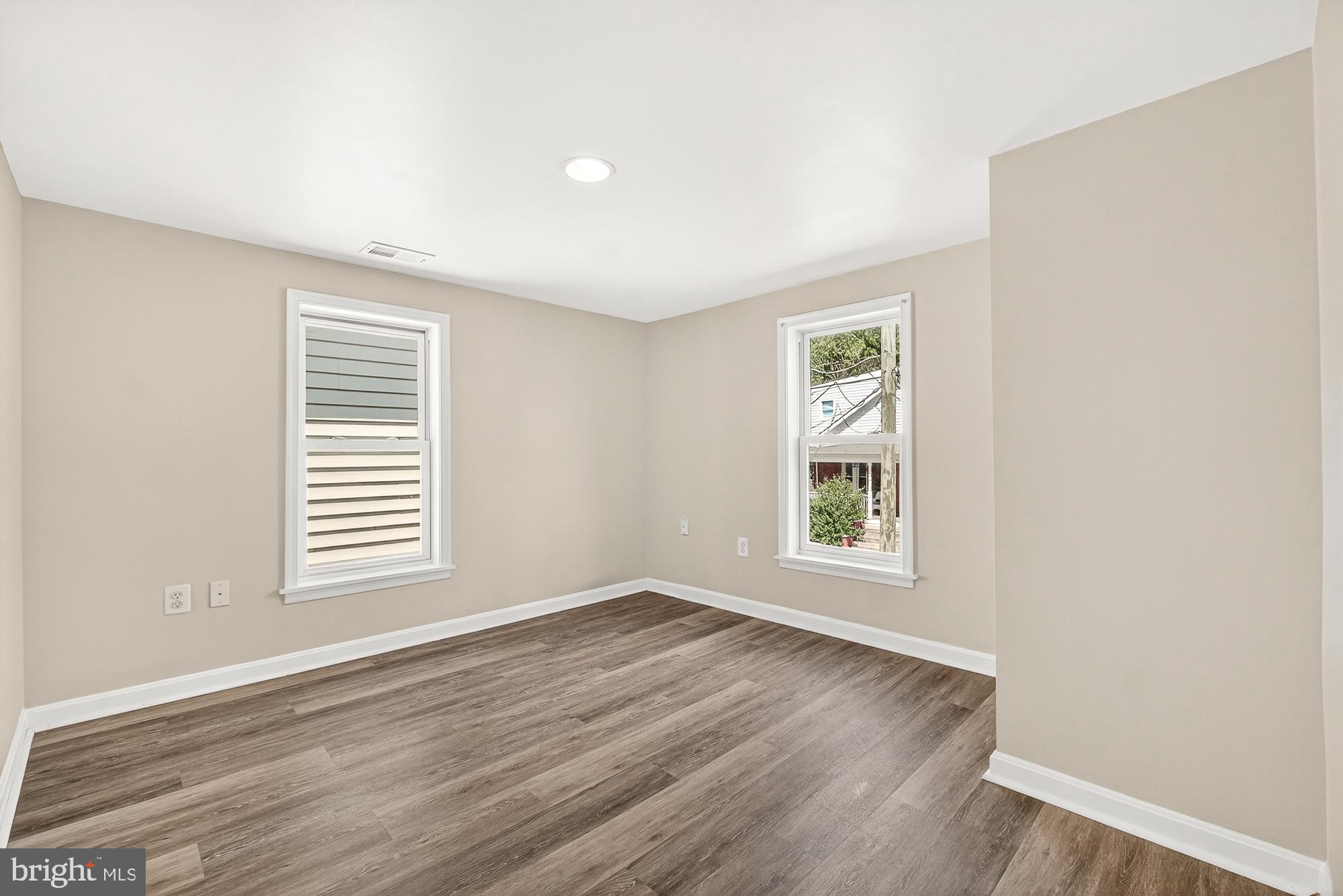 BRUNSWICK - Residential