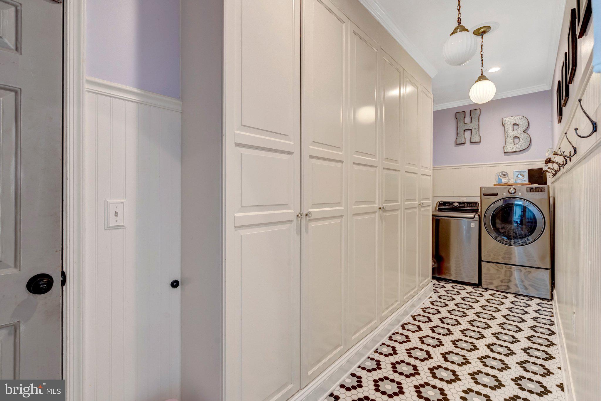 SOUTH RIDING - Residential
