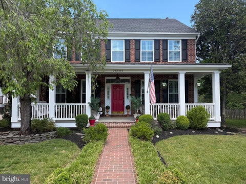 Homes For Sale - 25484 Heathfield Circle<br/> CHANTILLY, VA 20152
