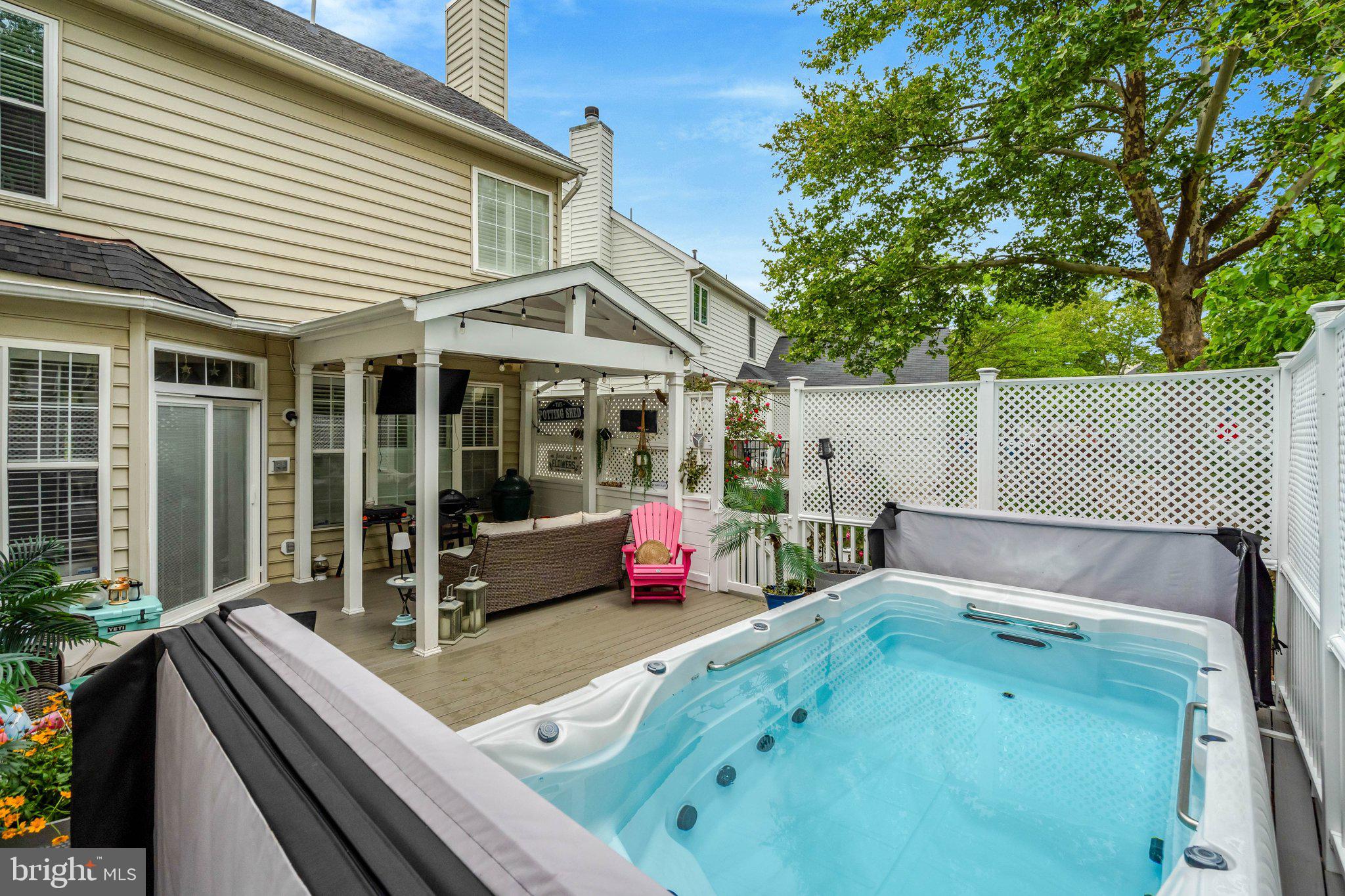 SOUTH RIDING - Residential