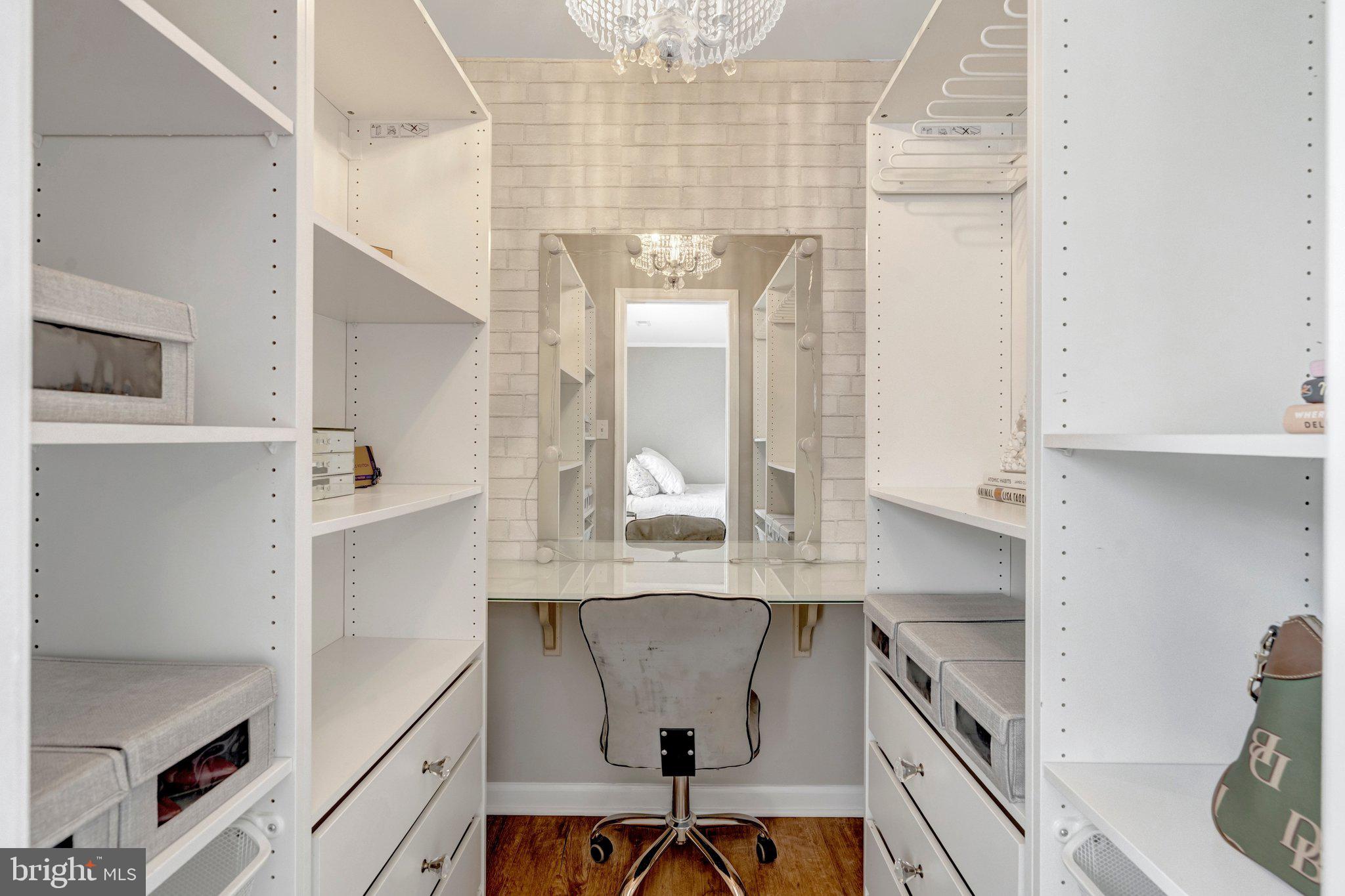 SOUTH RIDING - Residential