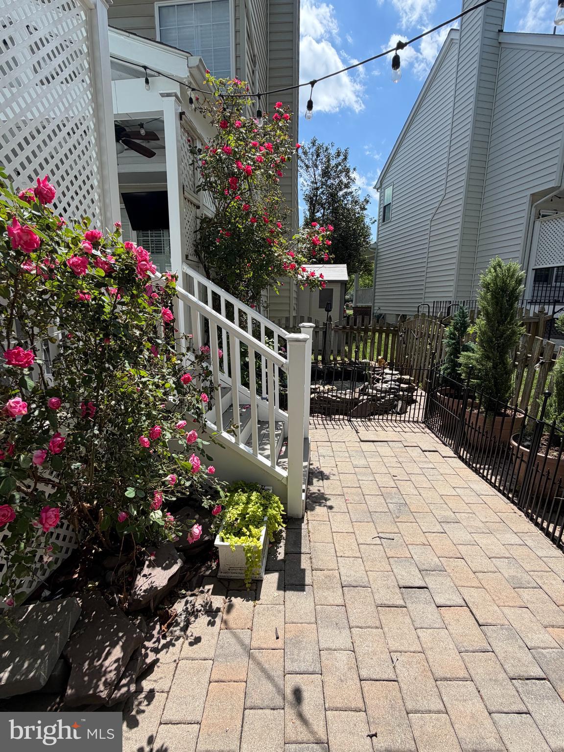 SOUTH RIDING - Residential