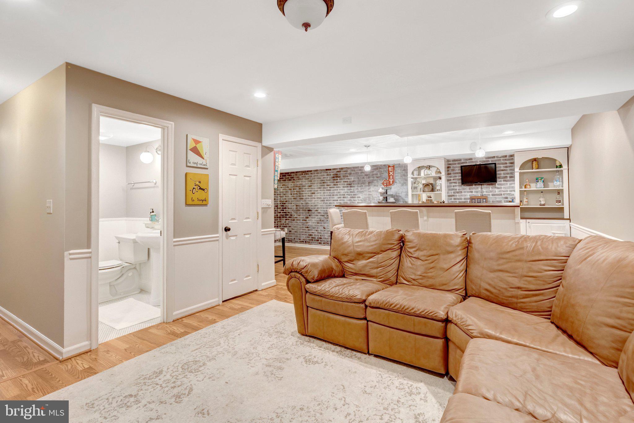 SOUTH RIDING - Residential