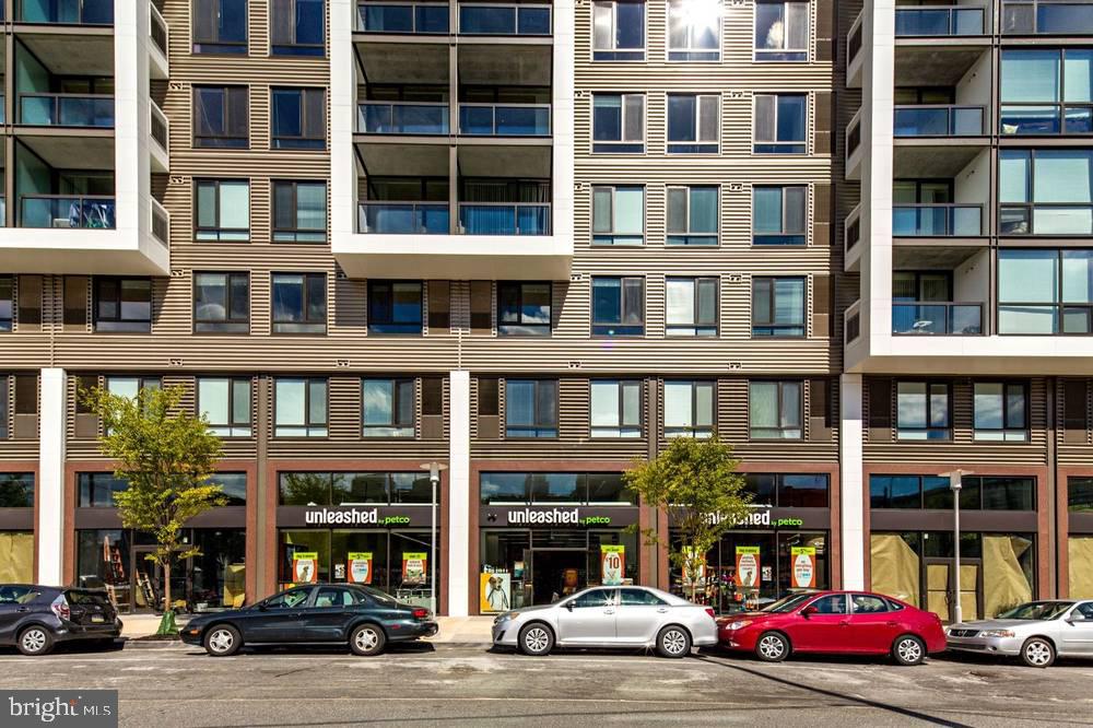 LOGAN SQUARE - Residential Lease