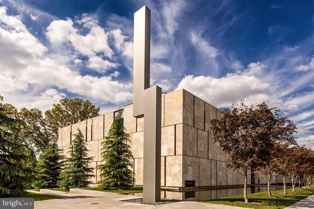 LOGAN SQUARE - Residential Lease