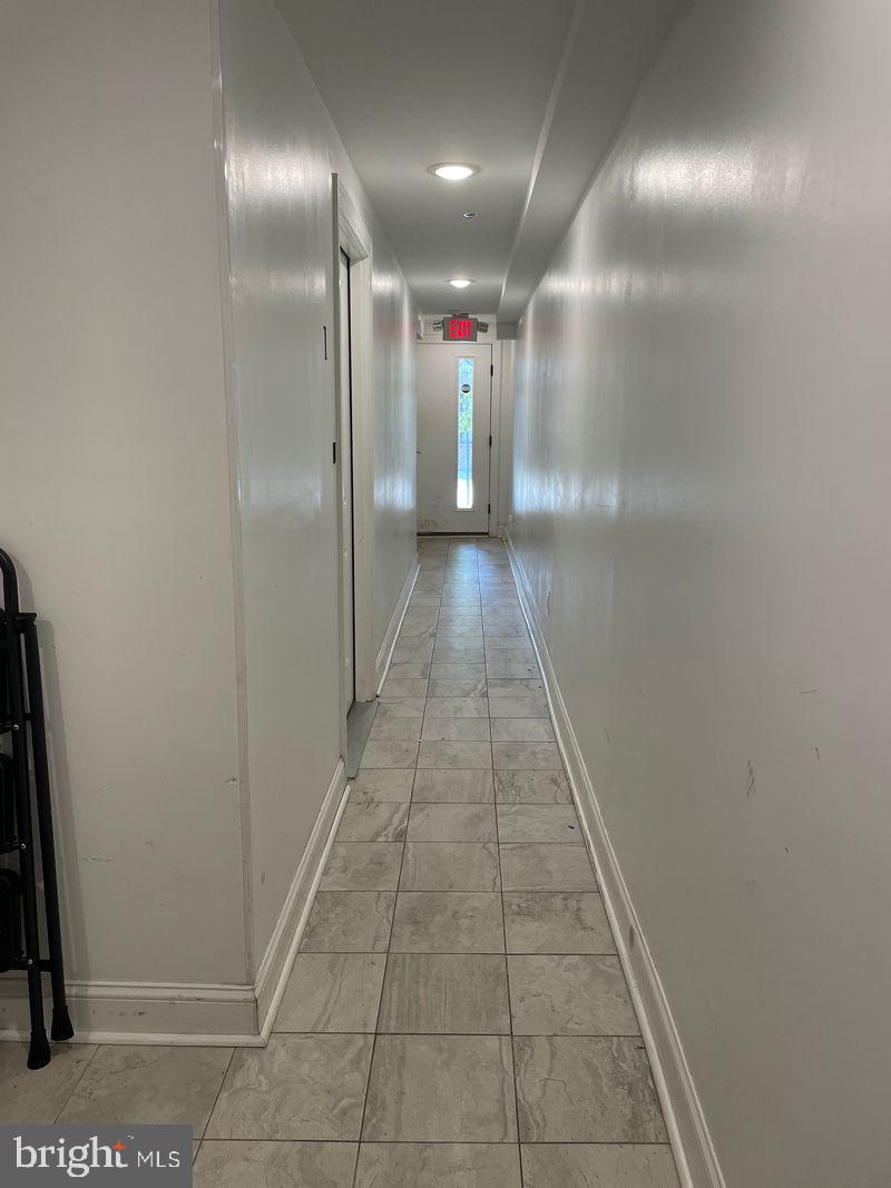 UNIVERSITY CITY - Residential Income