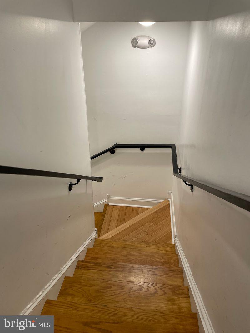 UNIVERSITY CITY - Residential Income