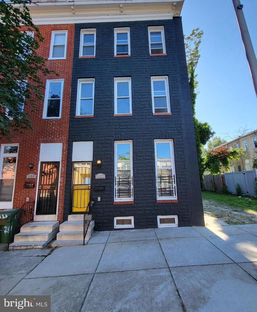 This home is PRICED TO SELL and won’t last long on the market. Don’t miss your chance to make this your new home!  Welcome to this beautifully maintained home! Move-in ready that promises convenience, this property boasts 3 spacious bedrooms and 2 full bathrooms, providing ample space for a growing family or for hosting guests. 9ft ceilings! Laundry room with hook-ups on the bedroom level.  Open-concept kitchen, granite countertops, and plenty of cabinet space. Central A/c-Heat. On the third level is the master bedroom, and en-suite full bathroom. Located across the street from the historical "The dome" and Madison Square Park, recreation and elementary school.