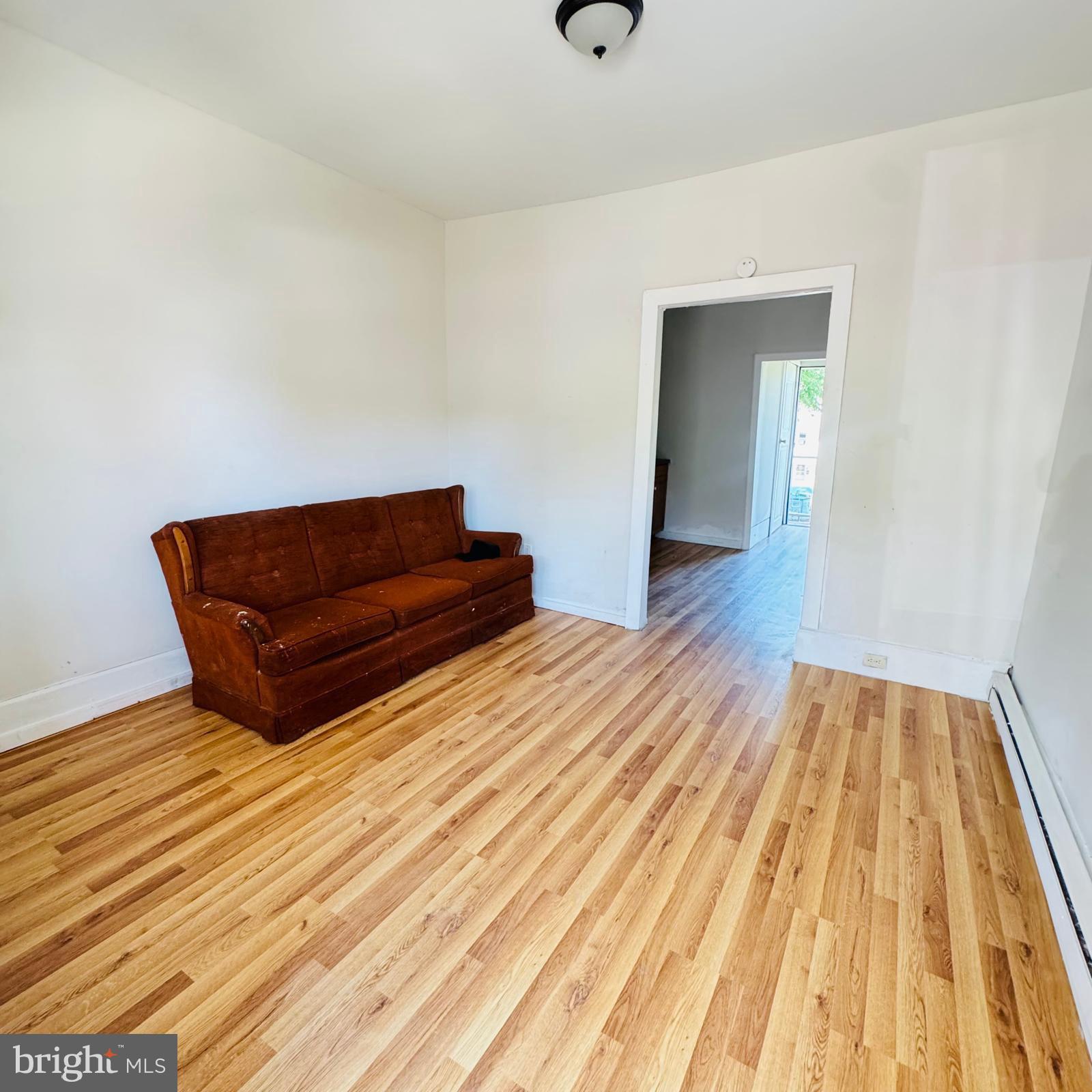 1139 W PINE STREET