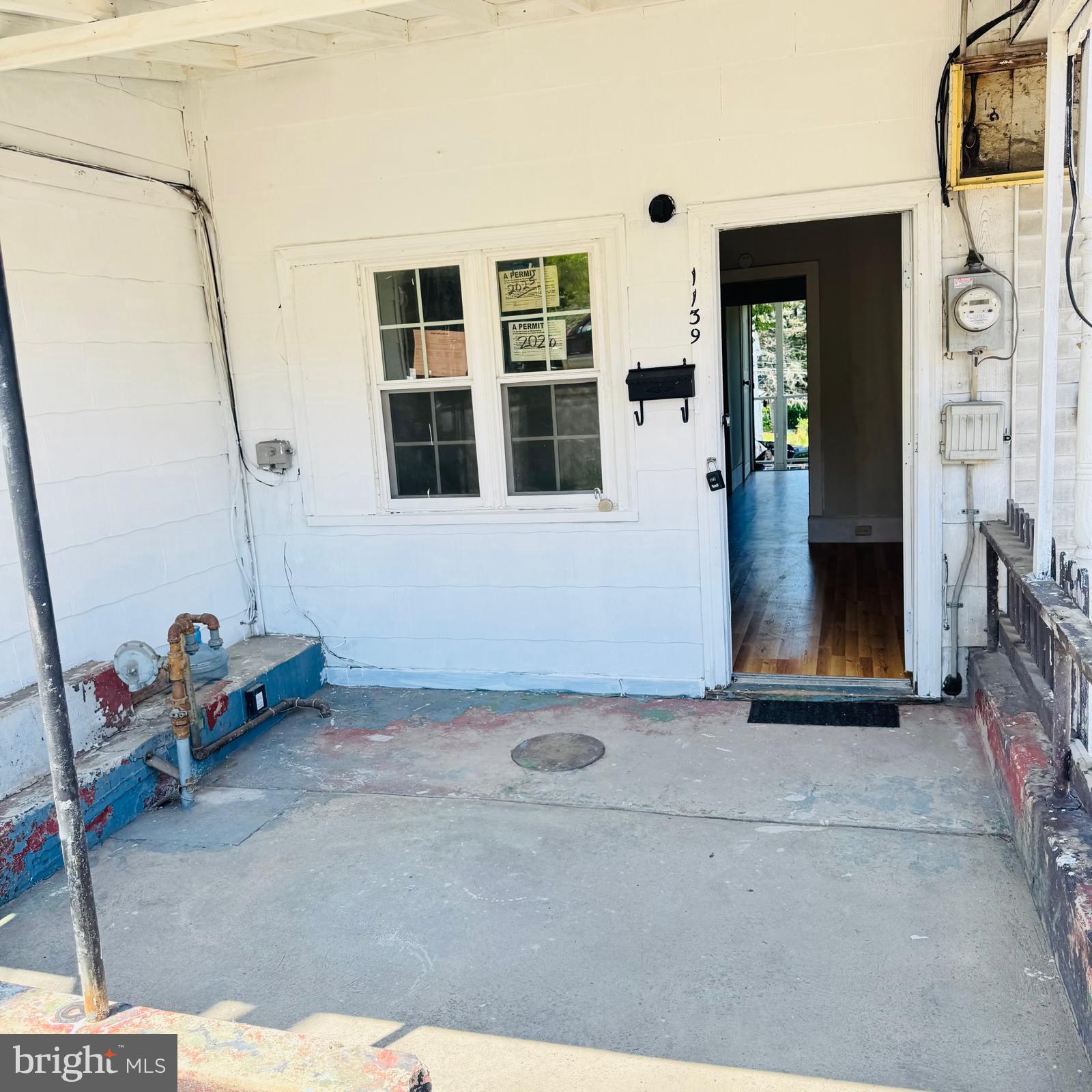 1139 W PINE STREET