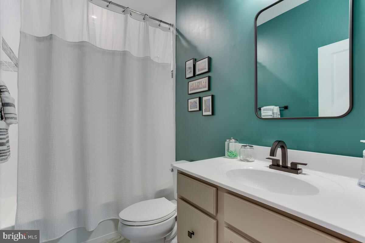 CAPITAL COURT - Residential Lease