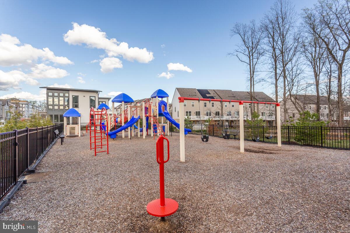 CAPITAL COURT - Residential Lease