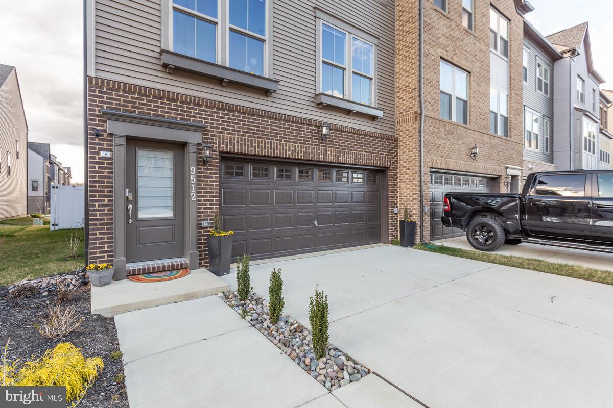 CAPITAL COURT - Residential Lease