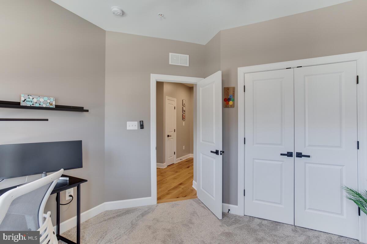 CAPITAL COURT - Residential Lease