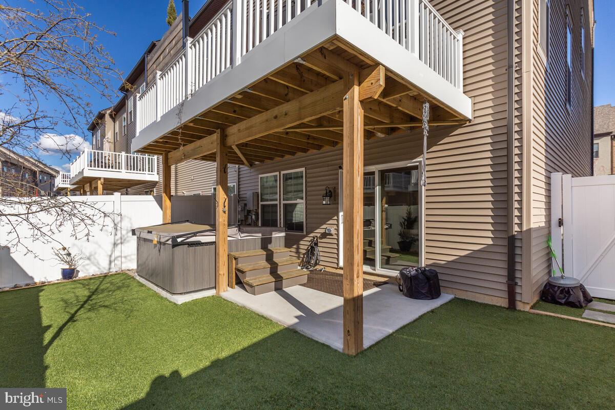 CAPITAL COURT - Residential Lease