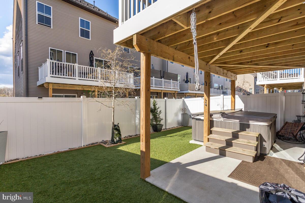 CAPITAL COURT - Residential Lease