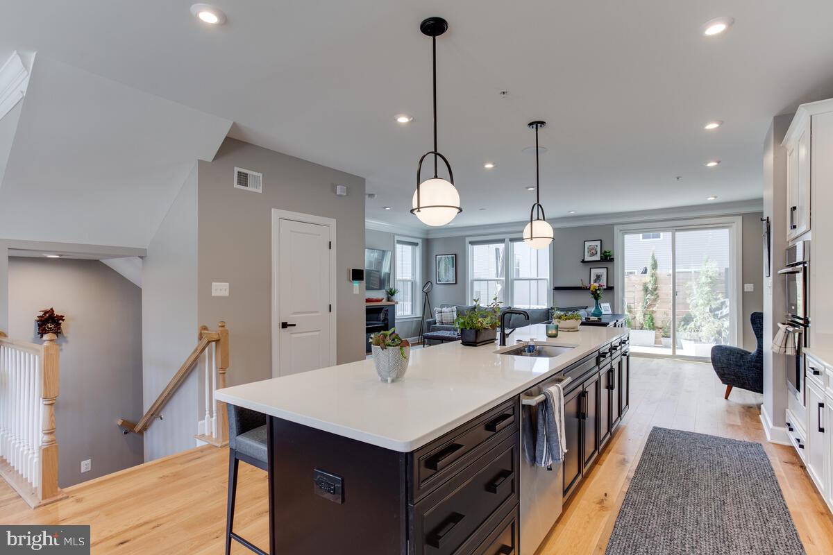 CAPITAL COURT - Residential Lease