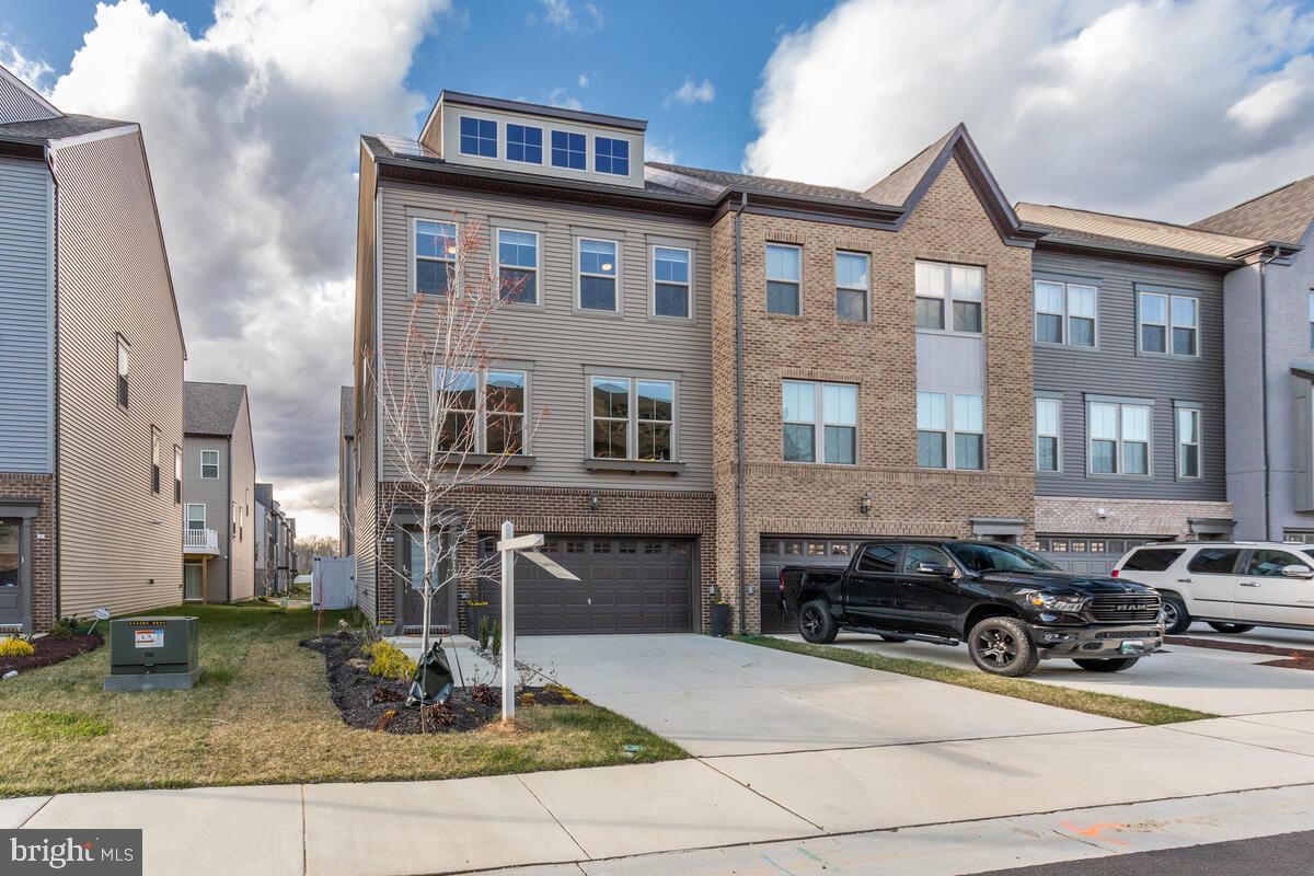 CAPITAL COURT - Residential Lease