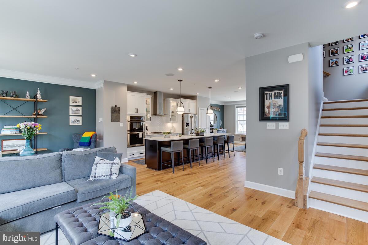 CAPITAL COURT - Residential Lease