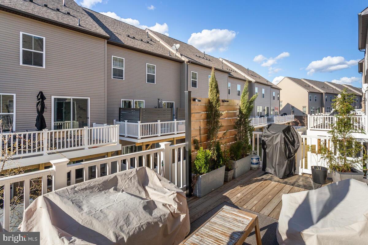 CAPITAL COURT - Residential Lease