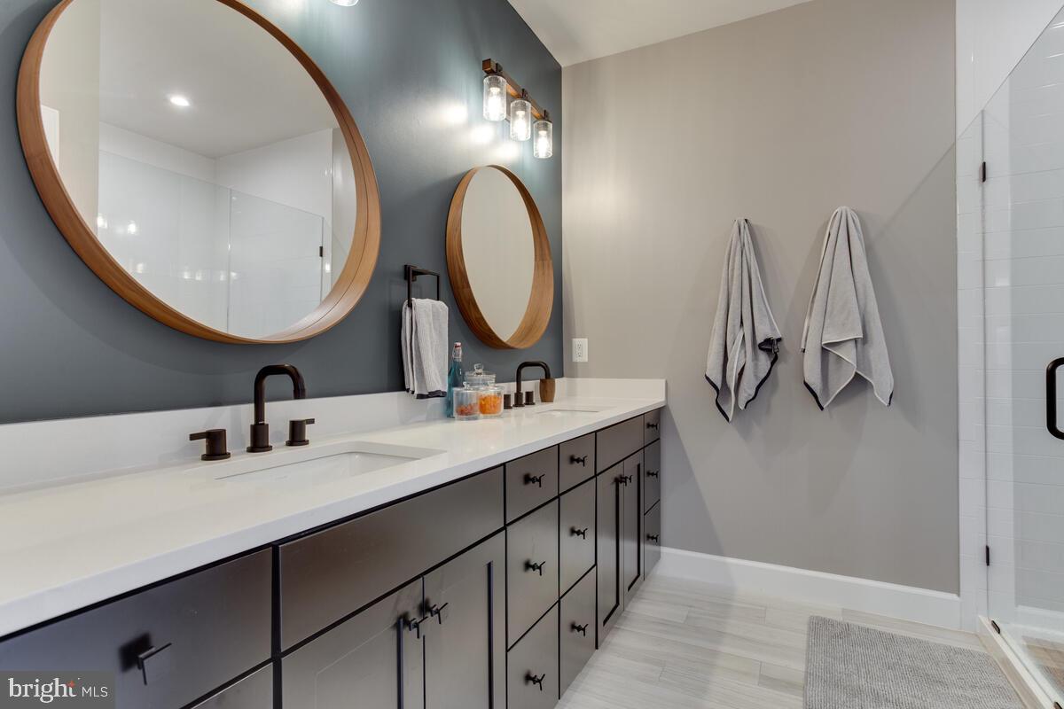 CAPITAL COURT - Residential Lease