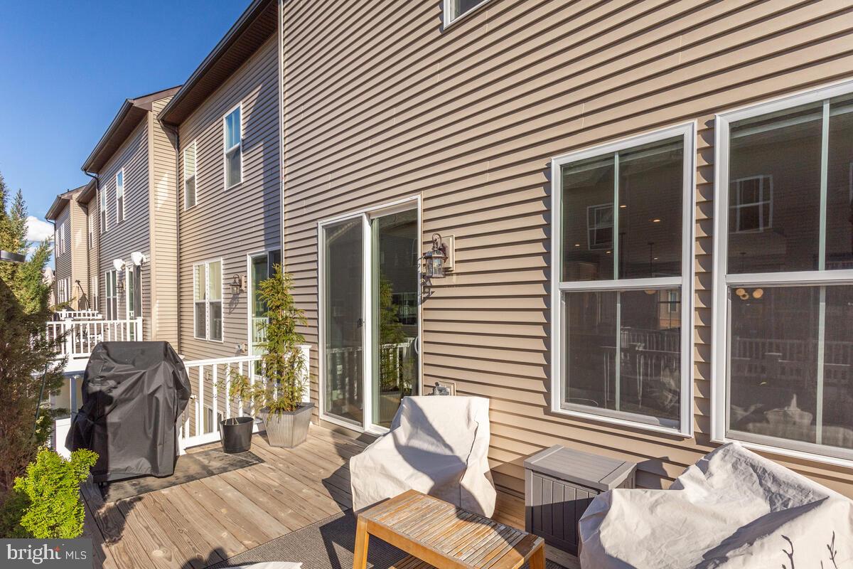 CAPITAL COURT - Residential Lease