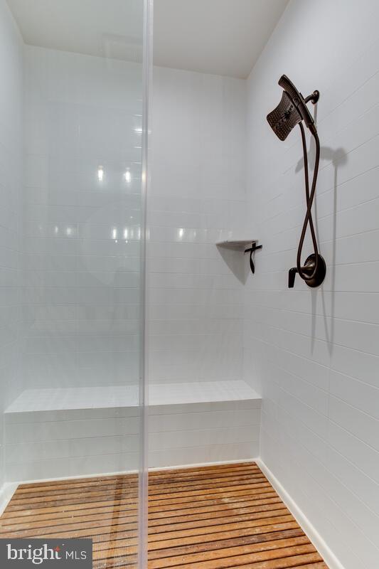 CAPITAL COURT - Residential Lease