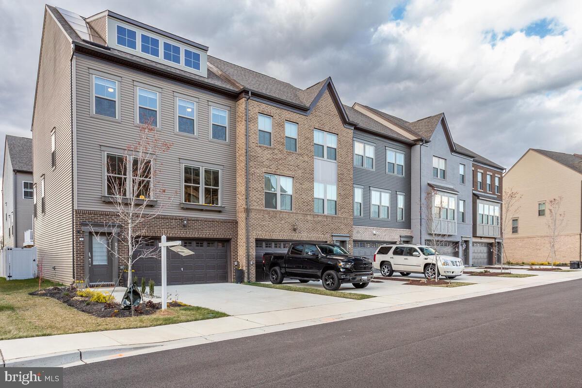 CAPITAL COURT - Residential Lease