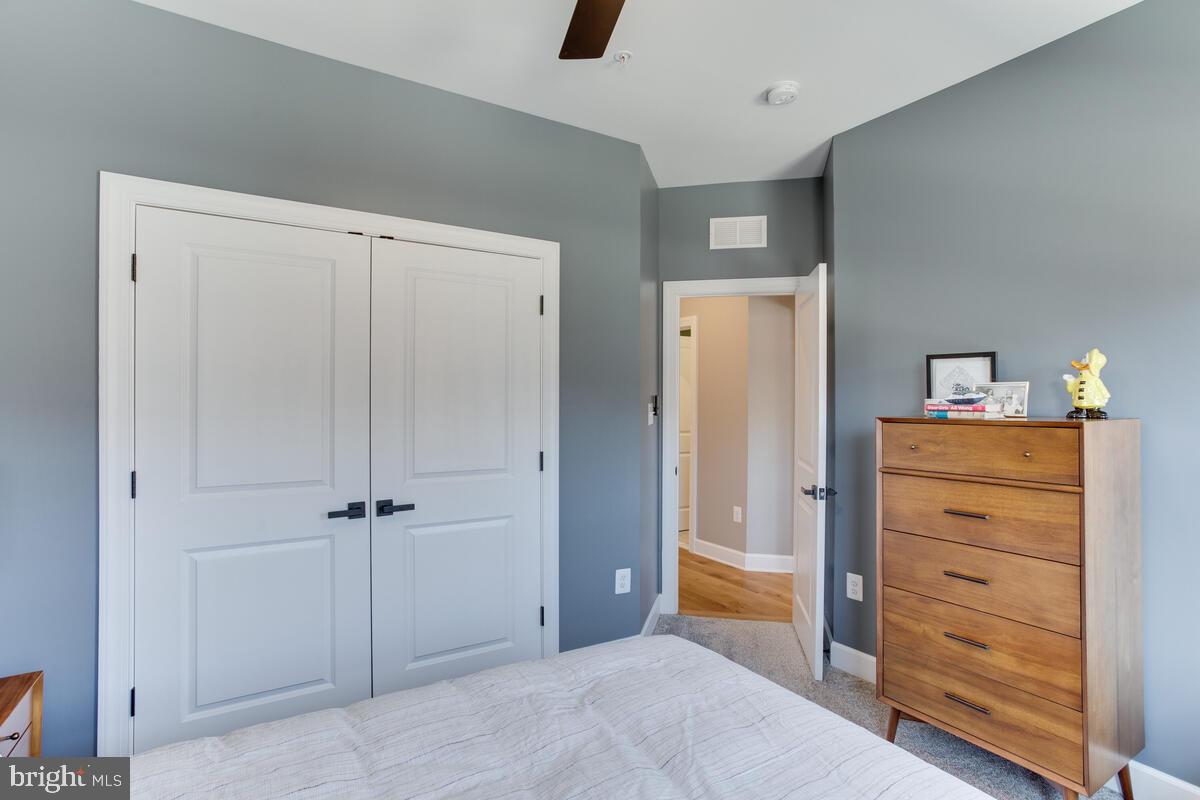 CAPITAL COURT - Residential Lease