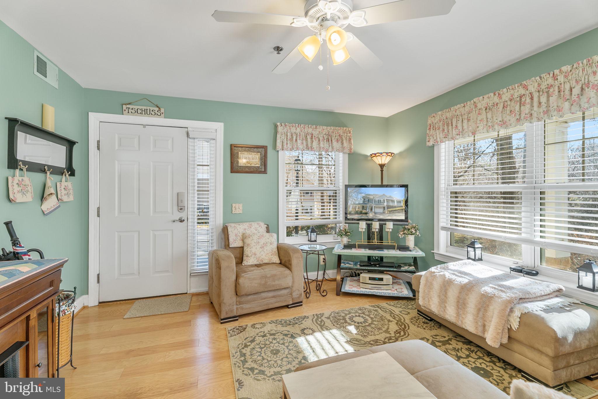 MEADOW RIDGE VILLAS CODM - Residential