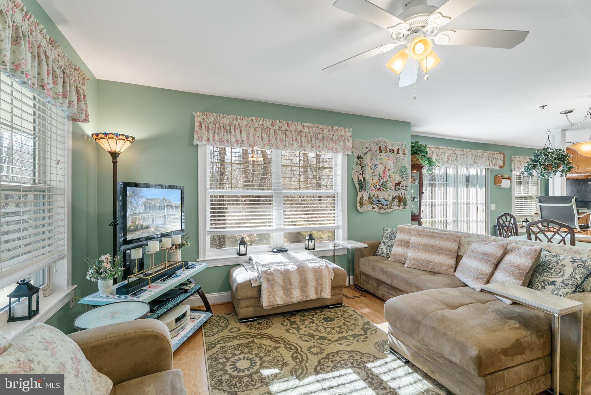 MEADOW RIDGE VILLAS CODM - Residential