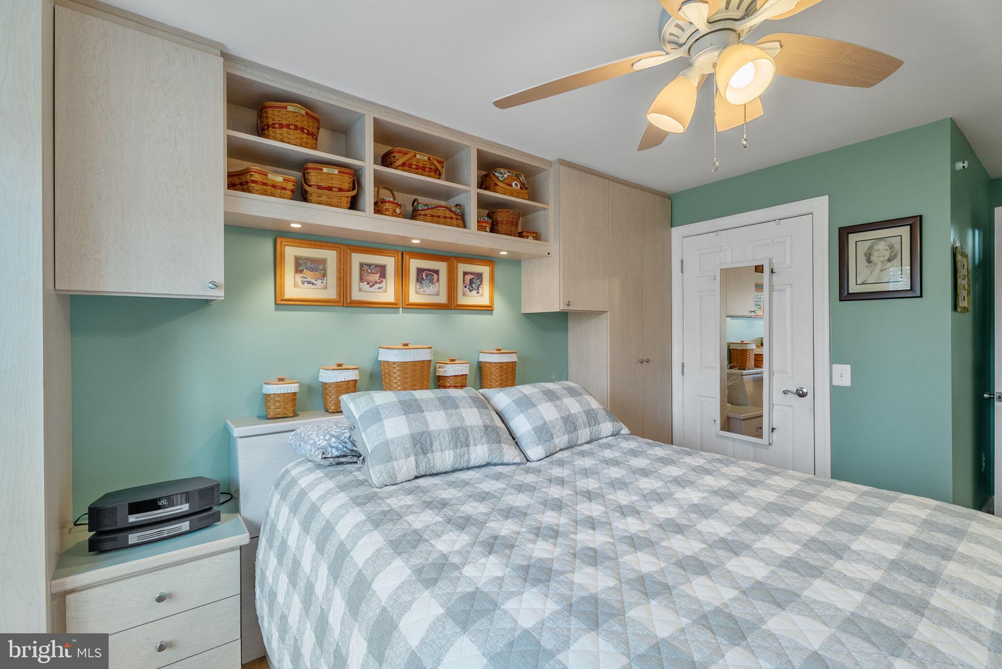 MEADOW RIDGE VILLAS CODM - Residential