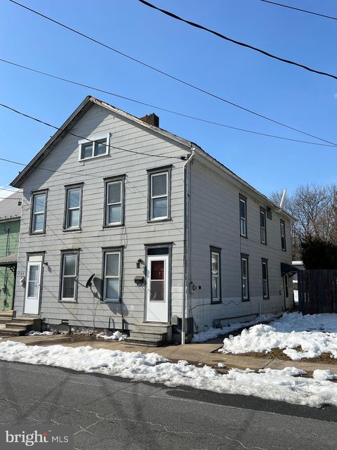 Photo of 325 Hood St, CHAMBERSBURG, PA 17201 (MLS # PAFL2032666)