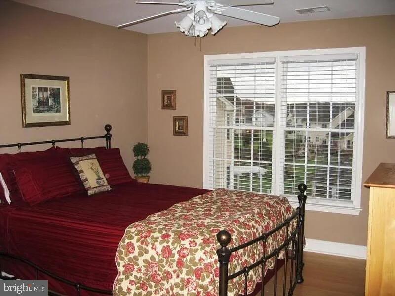5576 CARLTON OAKS PLACE