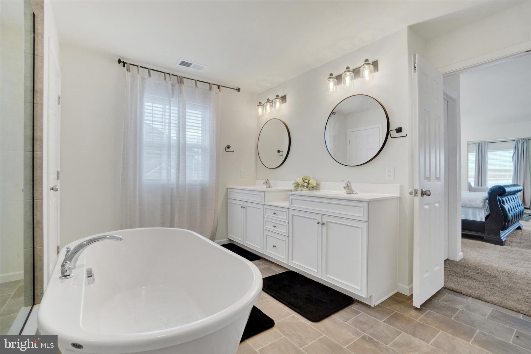 ROLLING MEADOWS - Residential