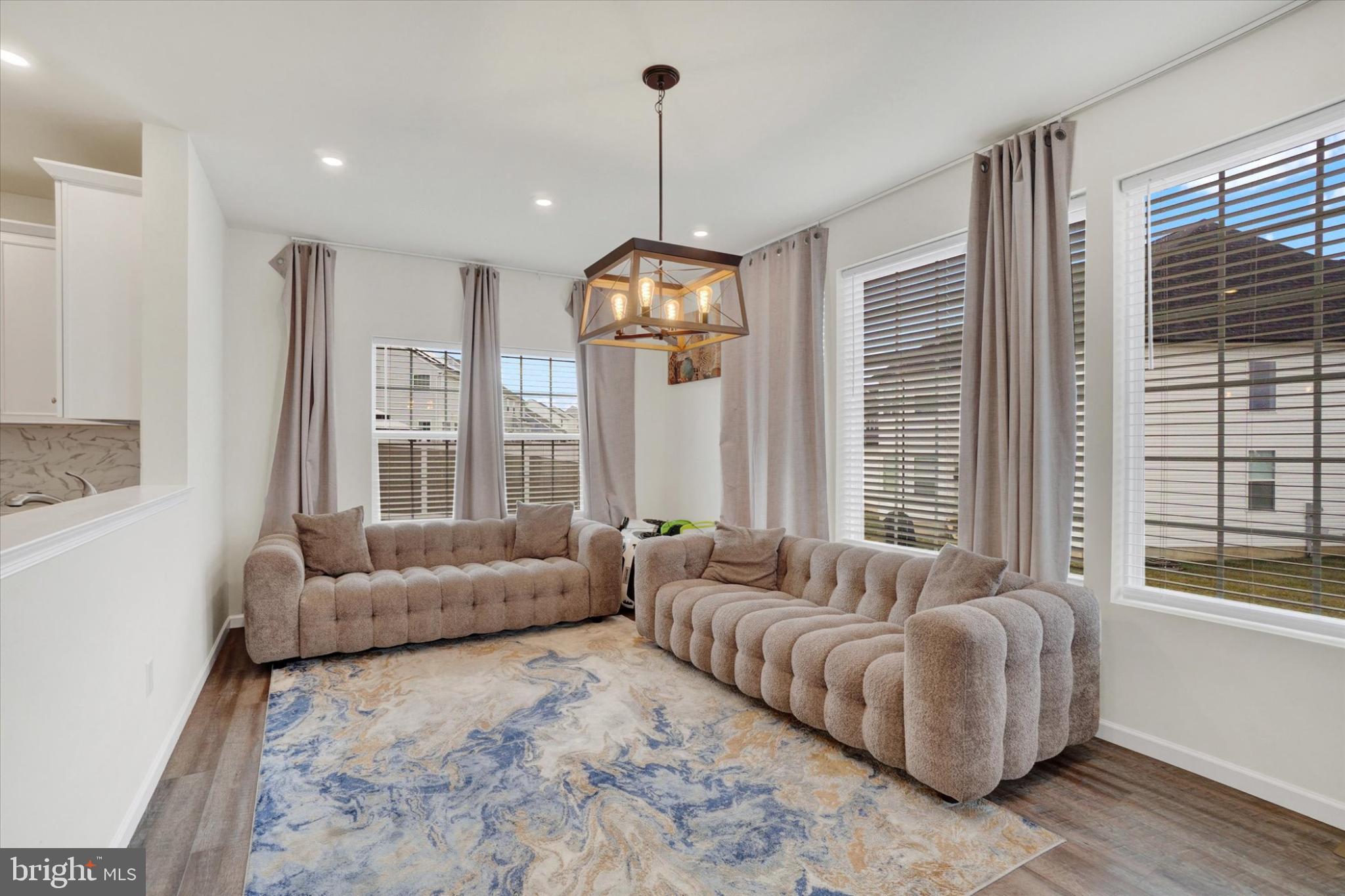 ROLLING MEADOWS - Residential