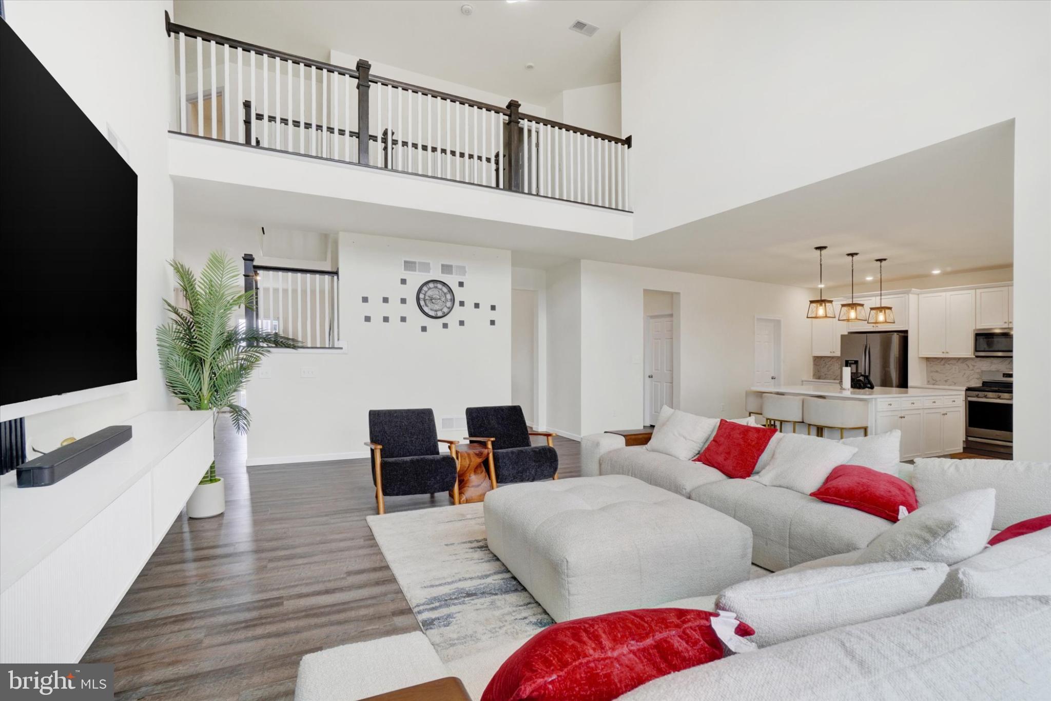 ROLLING MEADOWS - Residential