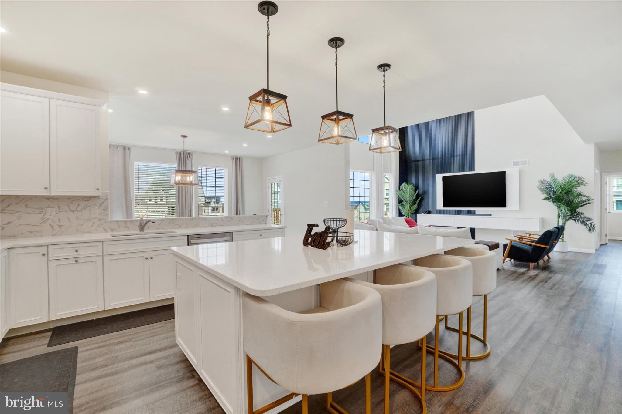 ROLLING MEADOWS - Residential