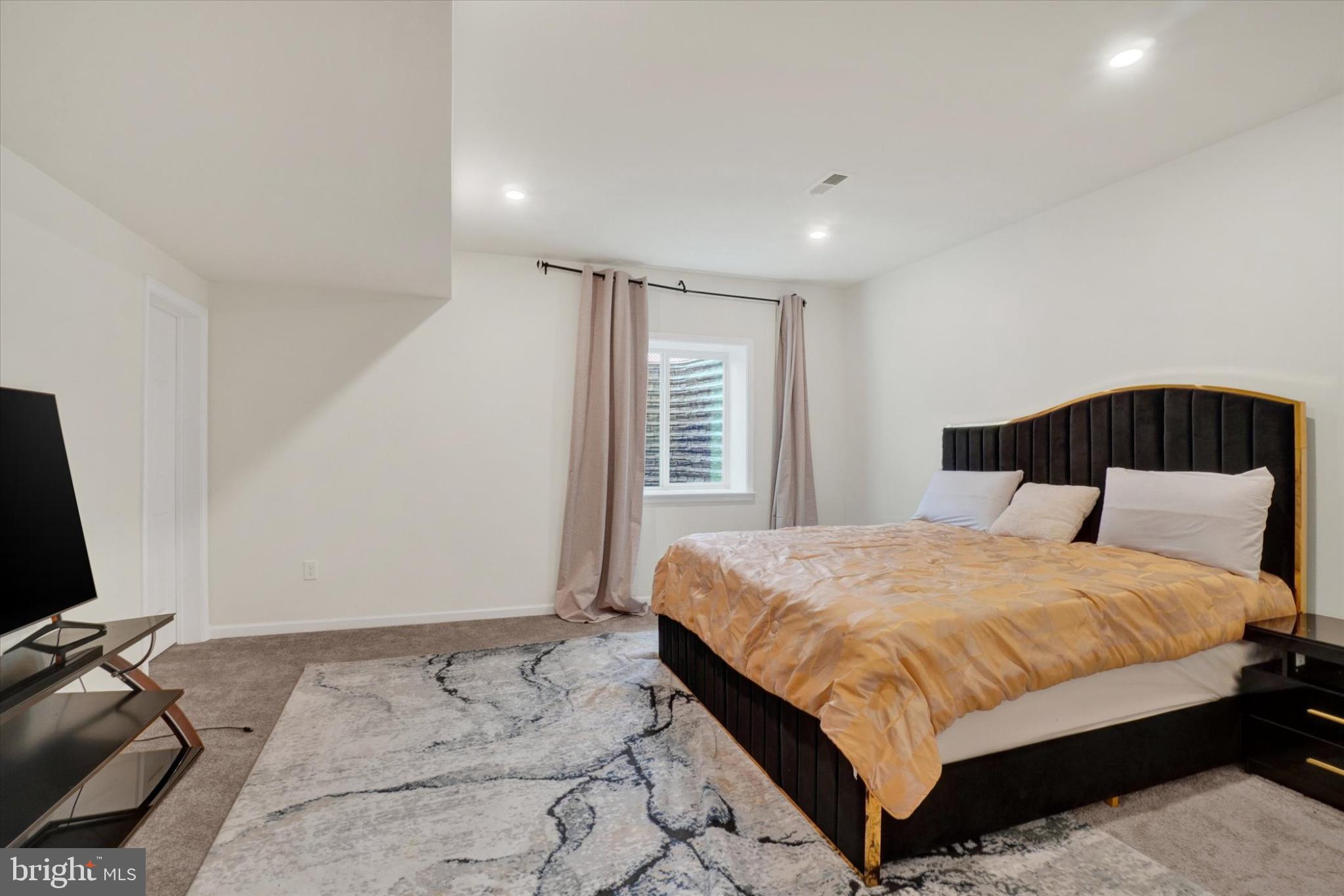 ROLLING MEADOWS - Residential