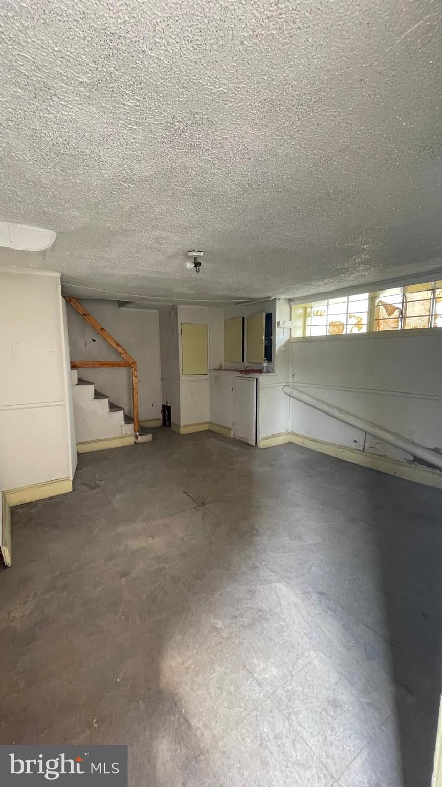 WEST OAK LANE - Residential Income