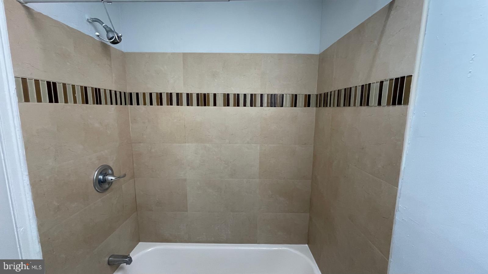 WEST OAK LANE - Residential Income