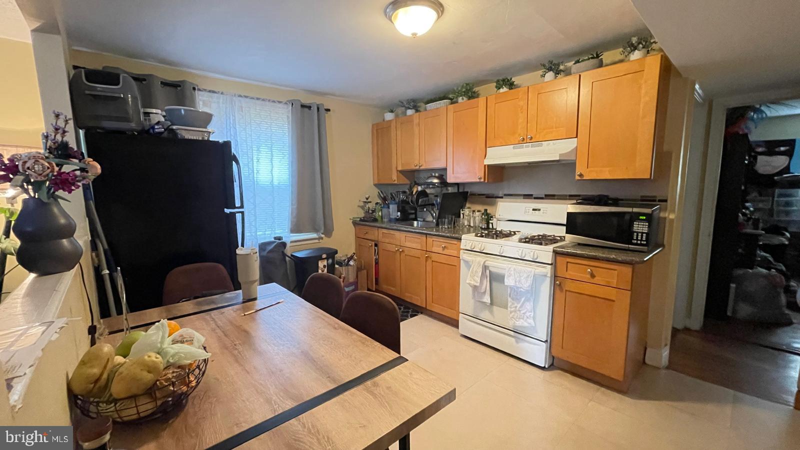 WEST OAK LANE - Residential Income