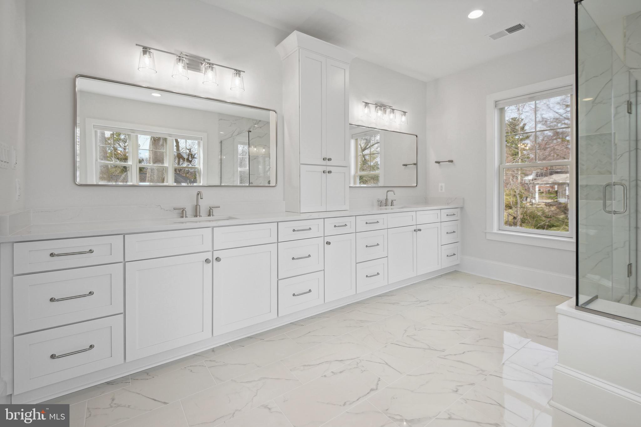 WILDWOOD MANOR - Residential