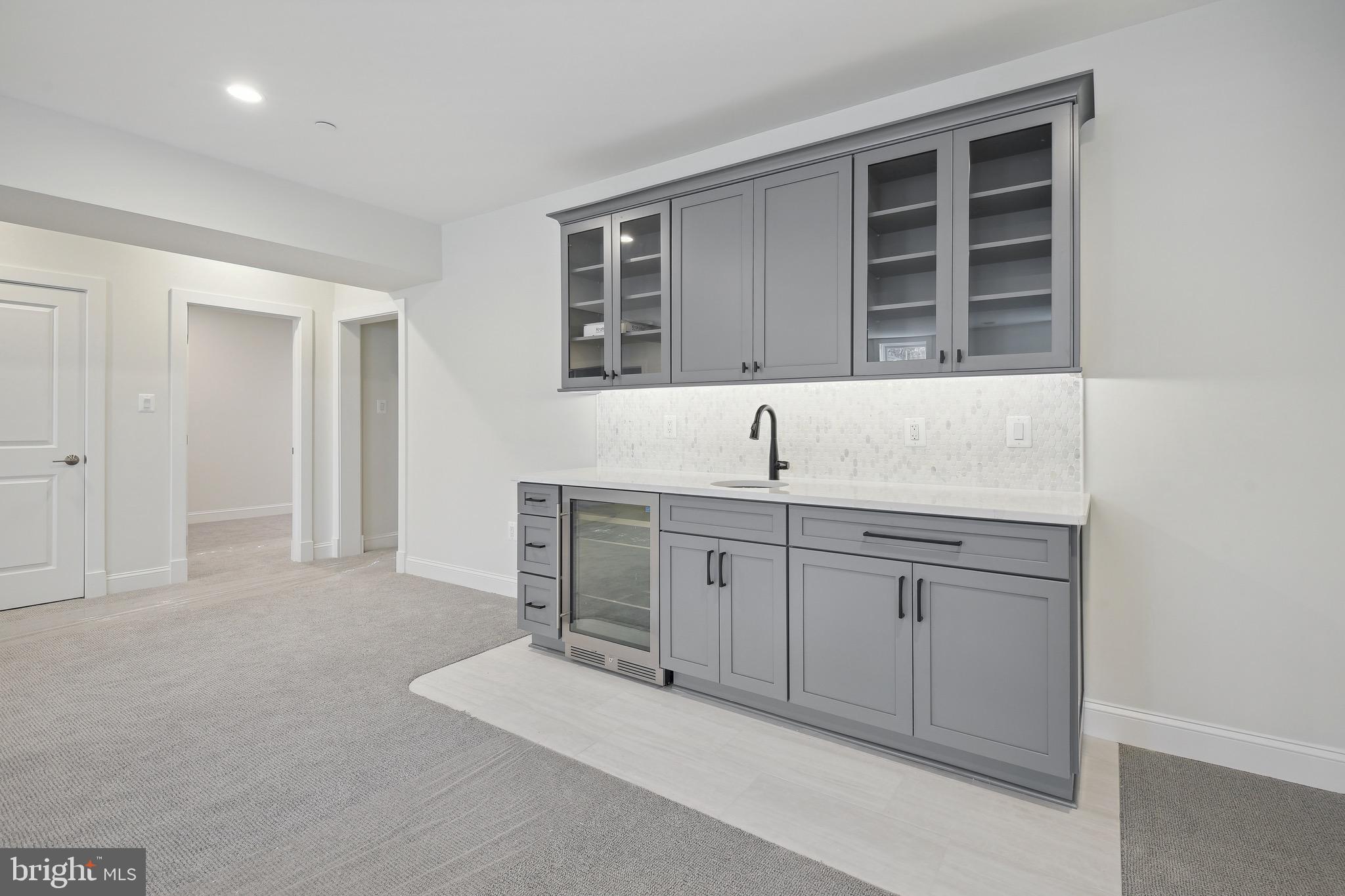 WILDWOOD MANOR - Residential