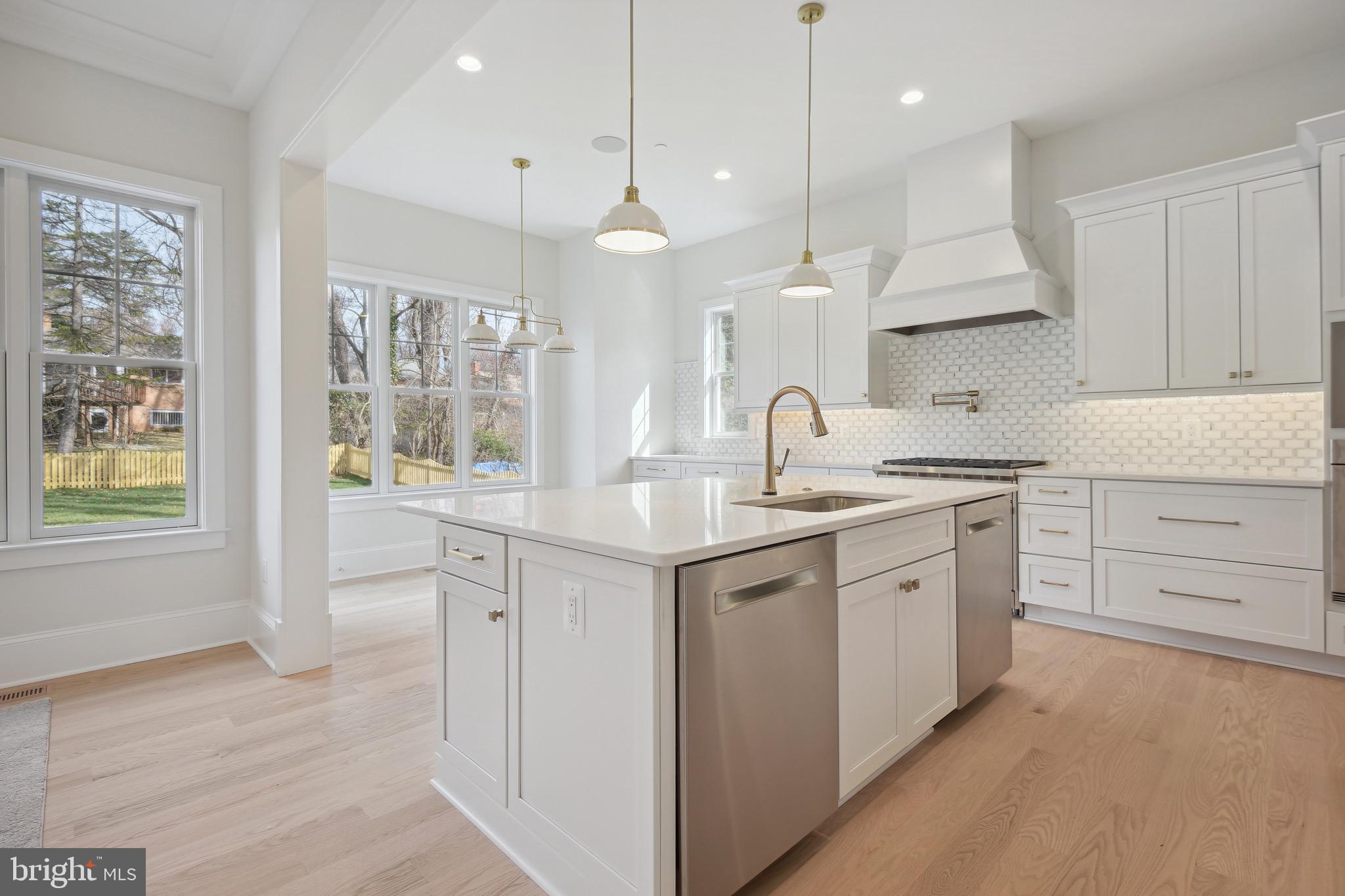 WILDWOOD MANOR - Residential