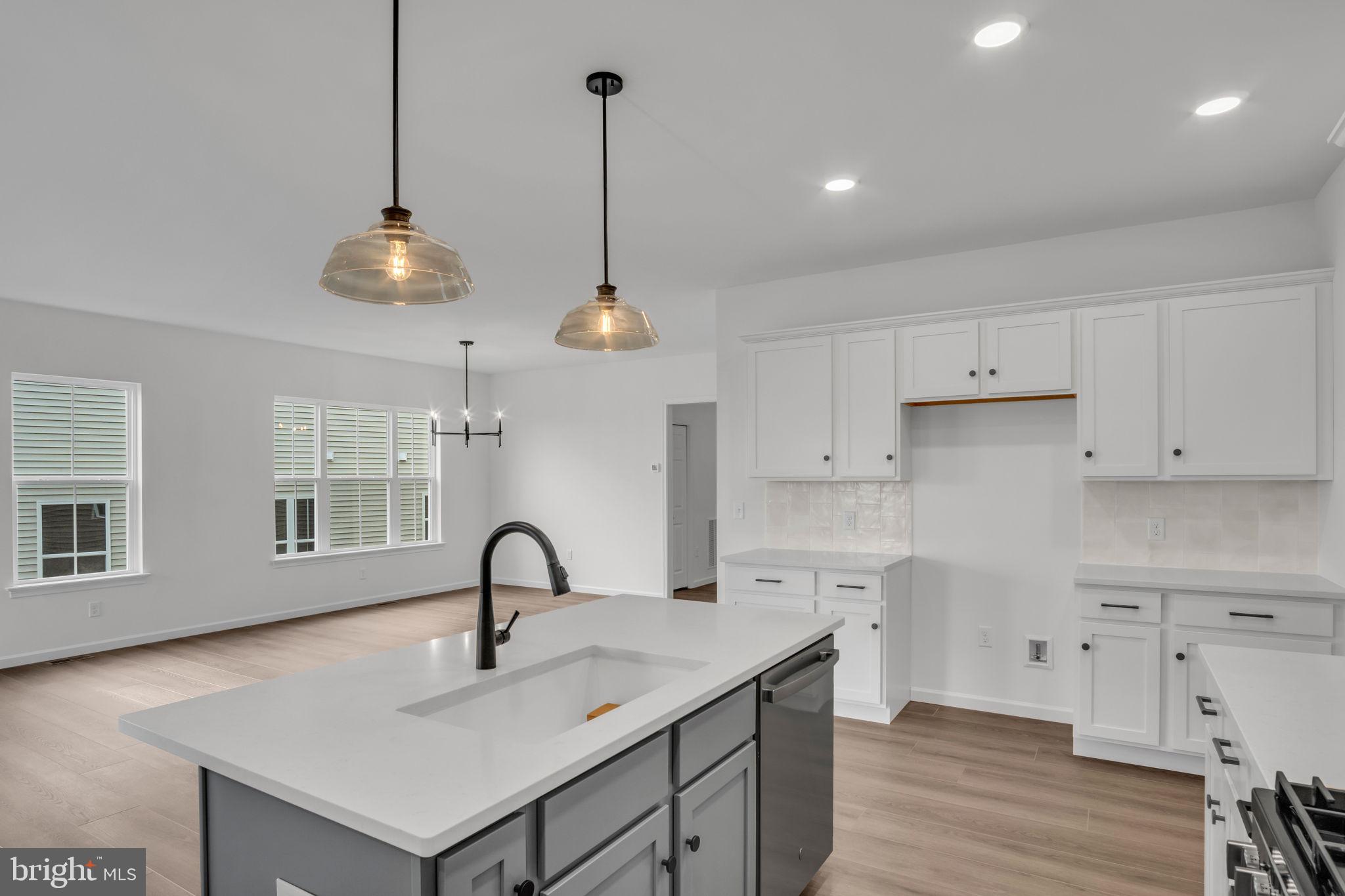 914 NORTH LINCOLN STREET