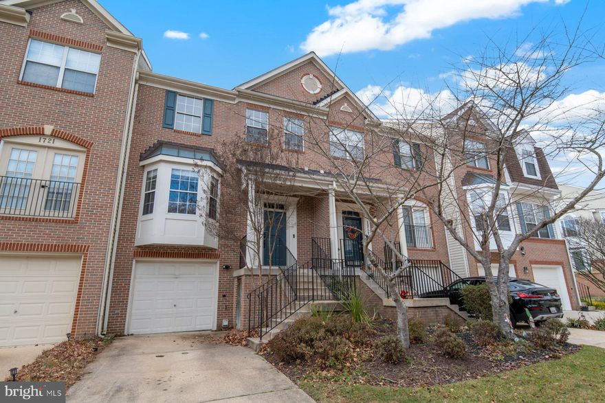 Seller offering $7K concession!!!  Discover your dream home in the highly sought-after Perrywood subdivision! This stunning three-level residence features 3 spacious bedrooms and 4 bathrooms, perfect for families seeking comfort and style. Enjoy the convenience of a playground right in your backyard, ideal for outdoor fun and family gatherings. The open-concept living area is bathed in natural light, creating a warm and inviting atmosphere. Don’t miss out on this incredible opportunity—homes like this don’t last long! Schedule your viewing today and experience the charm of this beautiful property firsthand!